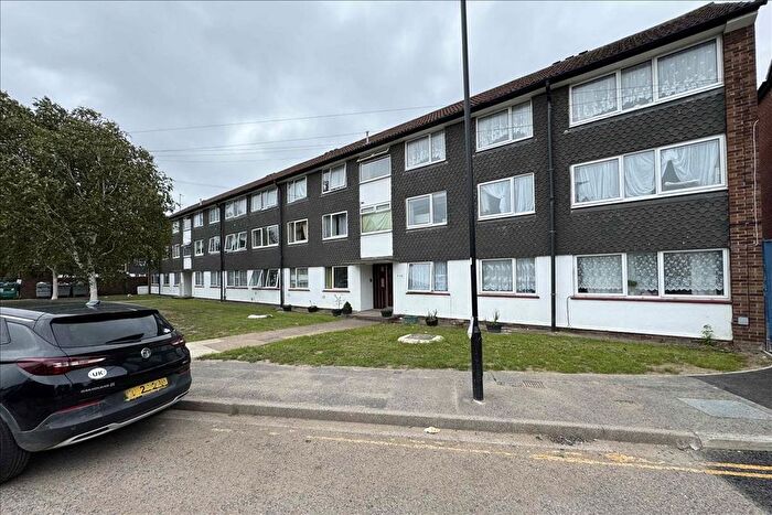 2 Bedroom Flat For Sale In The Dell, Feltham, Middlesex, TW14