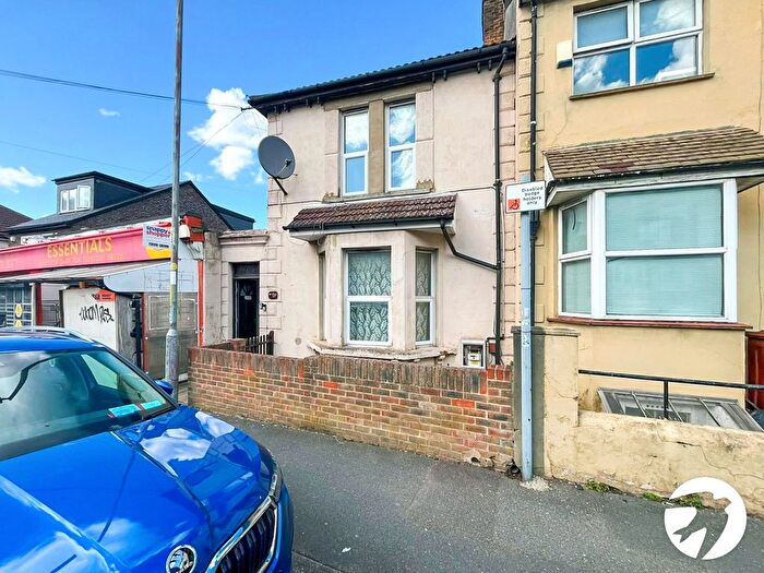 1 Bedroom Flat To Rent In Canterbury Street, Gillingham, Kent, ME7