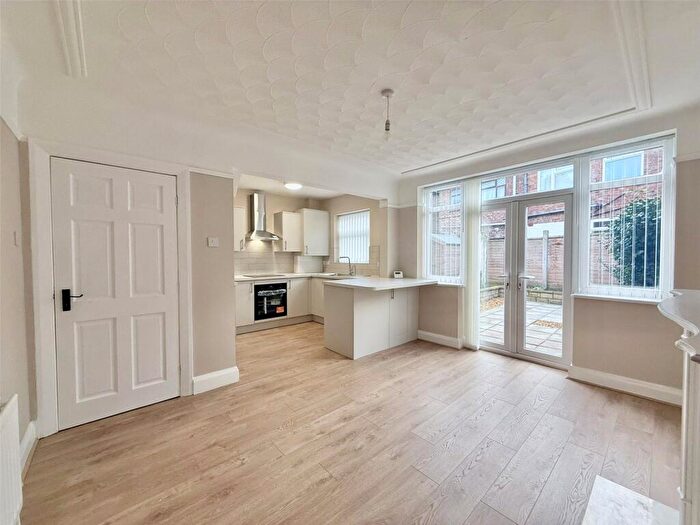 3 Bedroom Semi-Detached House To Rent In Riverslea Road, Crosby, L23