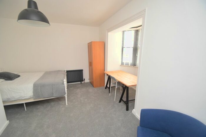 2 Bedroom Flat To Rent In St Thomas Street, Penryn TR10
