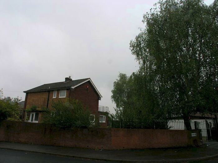 3 Bedroom Detached House To Rent In Hickman Street, Stourbridge, DY9