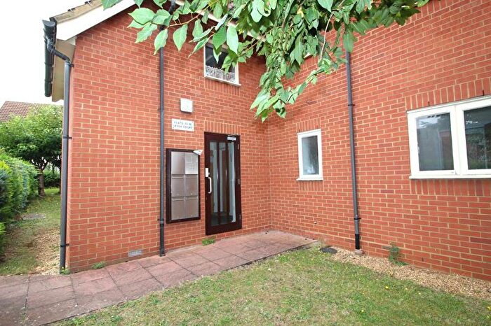 2 Bedroom Flat To Rent In Leigh Court, Union Street, MK40