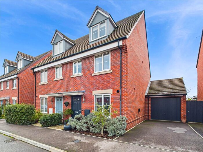 3 Bedroom Semi-Detached House For Sale In Red Kite Road, Chinnor, OX39