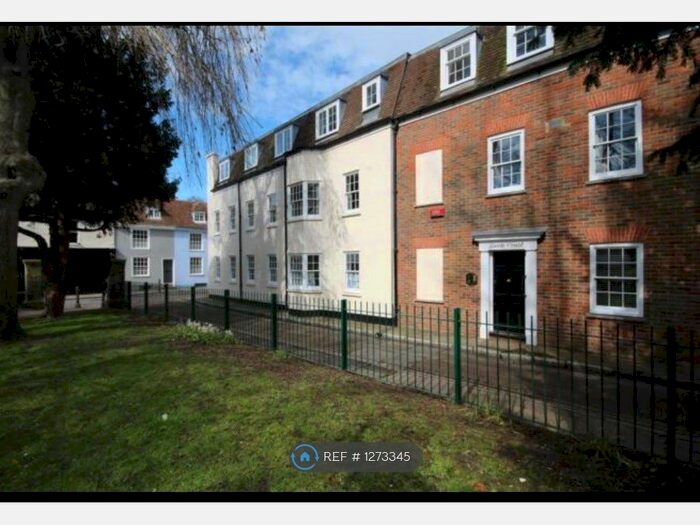 2 Bedroom Flat To Rent In Linen Court, Canterbury CT1