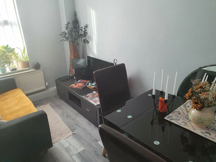 1 Bedroom Flat To Rent In Wakefield House, Goldsmith Road, London, SE15