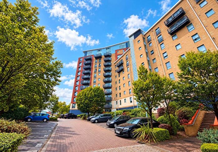 2 Bedroom Flat For Sale In Flat Western Beach Apartments, Hanover Avenue, London, E16