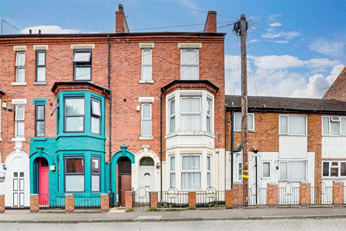 5 Bedroom Terraced House To Rent In Alberta Terrace, Nottingham, NG7