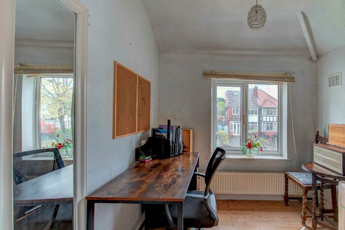 3 Bedroom End Of Terrace House For Sale In Mavis Road, Birmingham, West Midlands, B31