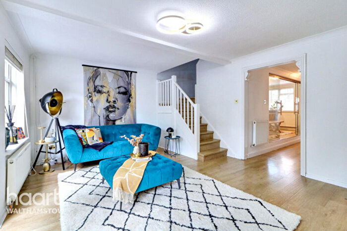 3 Bedroom Semi Detached House For Sale In Meadow Close, Chingford, E4