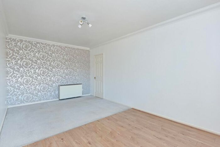 2 Bedroom Apartment To Rent In Worsfold Court, Maidstone, ME15
