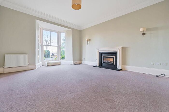 2 Bedroom Flat To Rent In Beech Grove, Harrogate, North Yorkshire, Uk, HG2