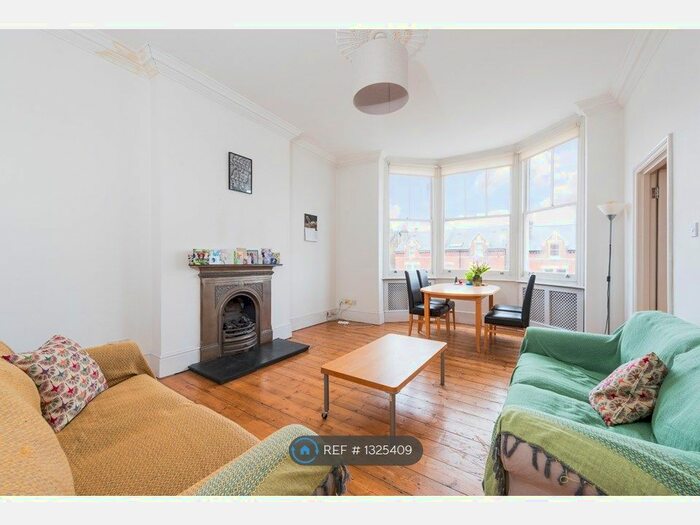 2 Bedroom Flat To Rent In Norwood Road, London, SE24