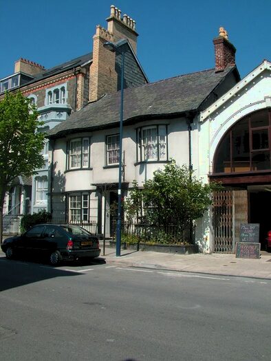 1 Bedroom Flat To Rent In Queens Road, Aberystwyth, SY23