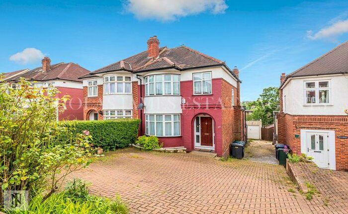 3 Bedroom House To Rent In Brookside South, Barnet, Southgate / Barnet Border, EN4