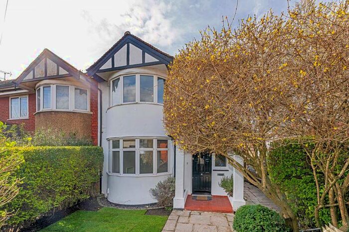 3 Bedroom Semi-Detached House To Rent In Westbury Road, New Malden, KT3