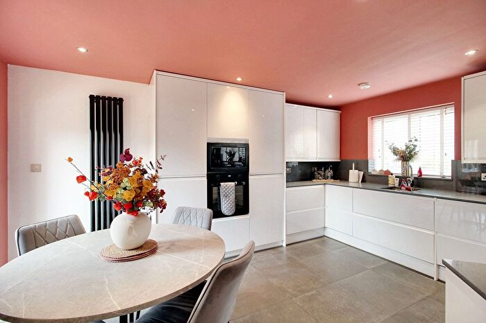3 Bedroom Semi-detached House To Rent In Downsberry Road, Kingsnorth, TN25