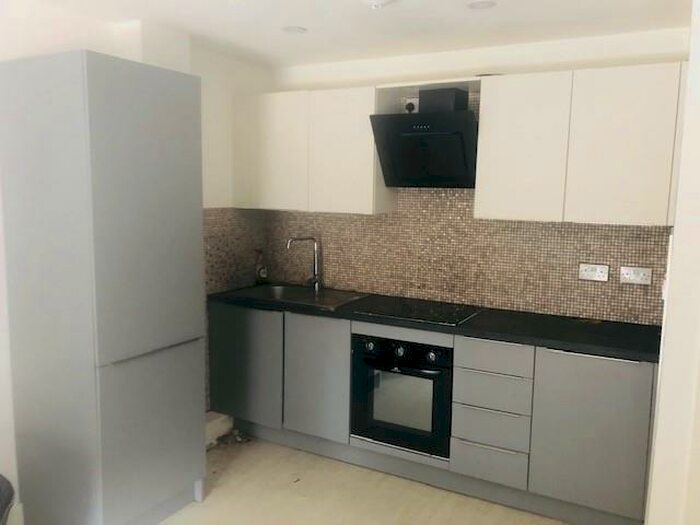 1 Bedroom Flat To Rent In Richmond Road, Cardiff, CF24