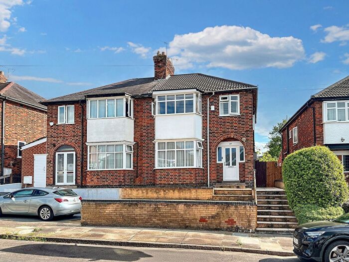 3 Bedroom Semi-detached House For Sale In Homeway Road, Leicester, LE5