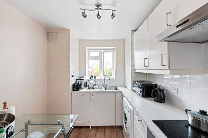 2 Bedroom Flat For Sale In Langdon Court, City Road, London, EC1V