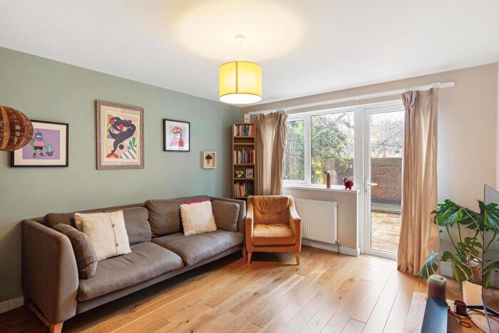 3 Bedroom End Of Terrace House For Sale In Loder Street, Peckahm, London, SE15