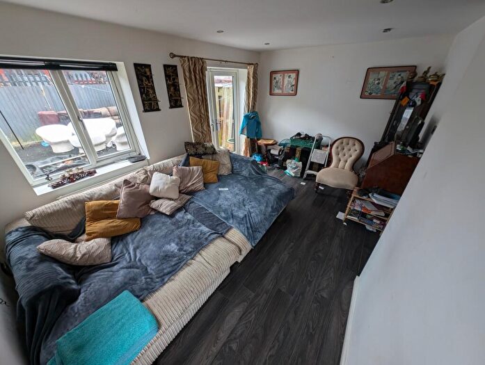 2 Bedroom Bungalow For Sale In Seaview Road, Wallasey, CH45