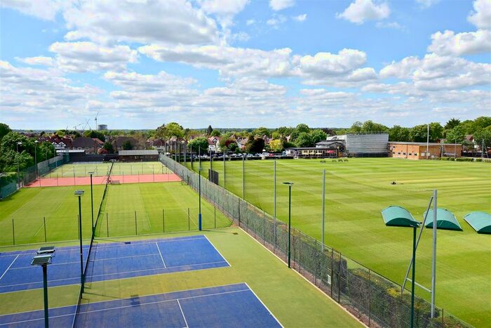 2 Bedroom Flat To Rent In Cassio Road, Watford, WD18