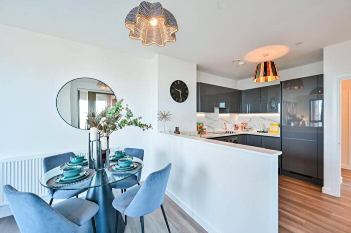 1 Bedroom Flat For Sale In Bermondsey Heights, South Bermondsey, SE15