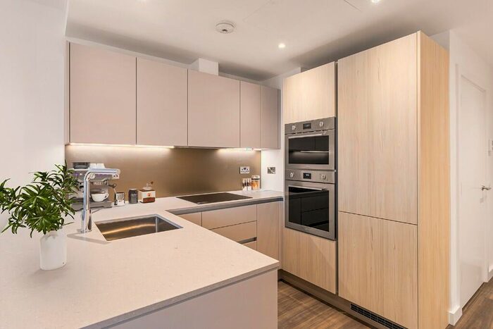 1 Bedroom Apartment To Rent In Nine Elms Lane, London, SW11