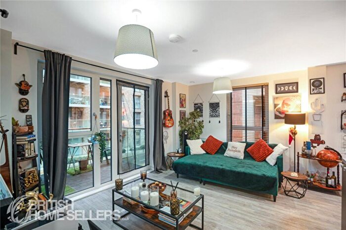 1 Bedroom Apartment For Sale In Thunderer Street, London, E13