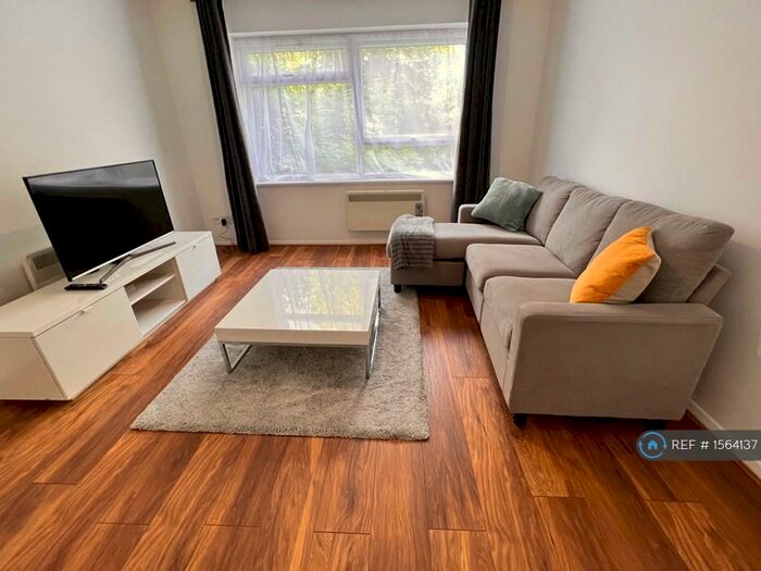 1 Bedroom Flat To Rent In Becton Court, London, SE25