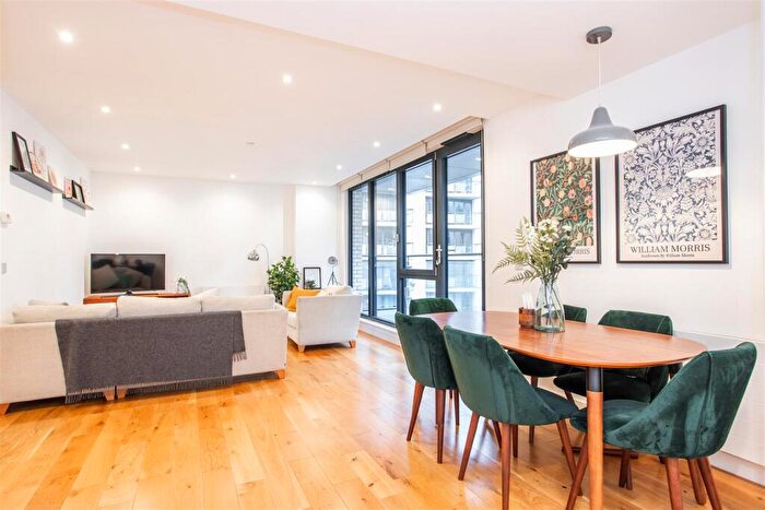 2 Bedroom Flat For Sale In Cadmium Square, Bethnal Green, E2