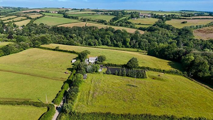 4 Bedroom Detached House For Sale In Yeo Vale, Bideford, EX39