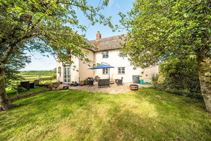 4 Bedroom Detached House For Sale In Bushton, Bushton, Swindon, SN4