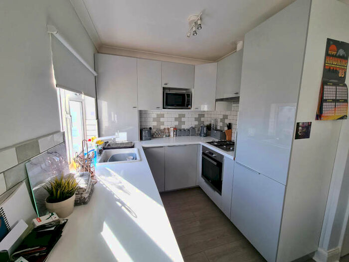 1 Bedroom Flat To Rent In Deans Lane, Edgware, HA8