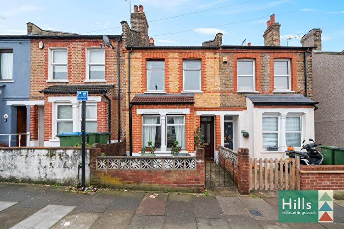 2 Bedroom Terraced House To Rent In Swingate Lane, London, SE18