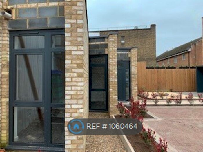 2 Bedroom Bungalow To Rent In Chandler Court, Croydon, CR0