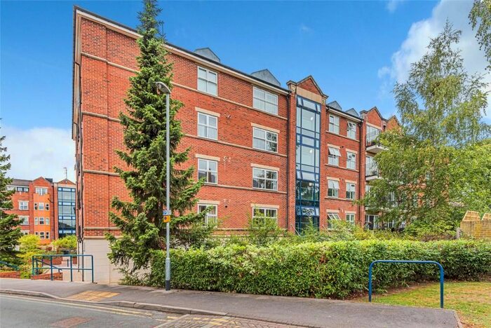 2 Bedroom Flat To Rent In Carisbrooke Road, Weetwood, Leeds, LS16