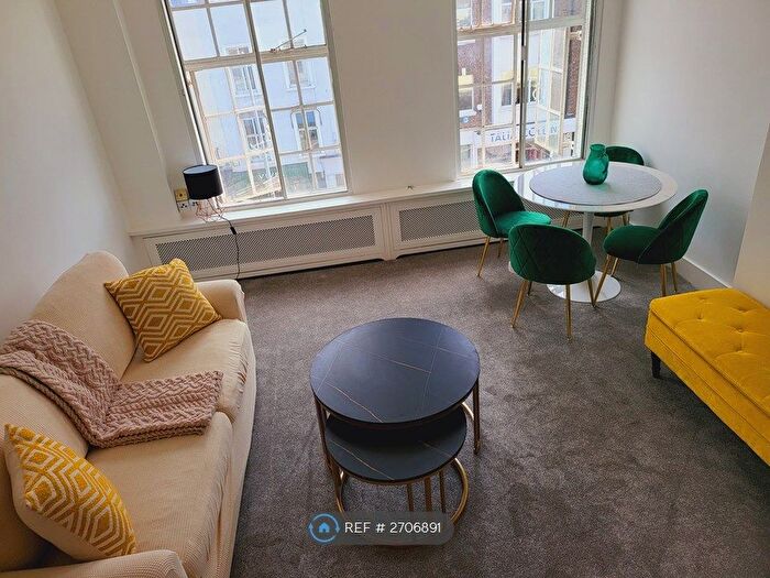 2 Bedroom Flat To Rent In Brompton Road, London, SW3