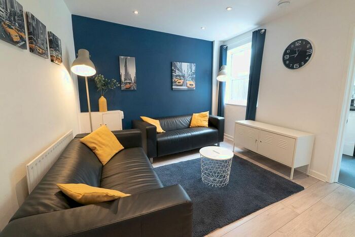 5 Bedroom Terraced House To Rent In Brickfield Road, Southampton, SO17