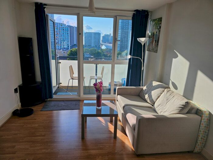 2 Bedroom Flat To Rent In High Street Stratford, London, E15