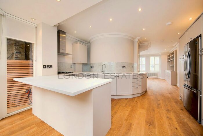 3 Bedroom Maisonette To Rent In Lochaline Street, Hammersmith, W6