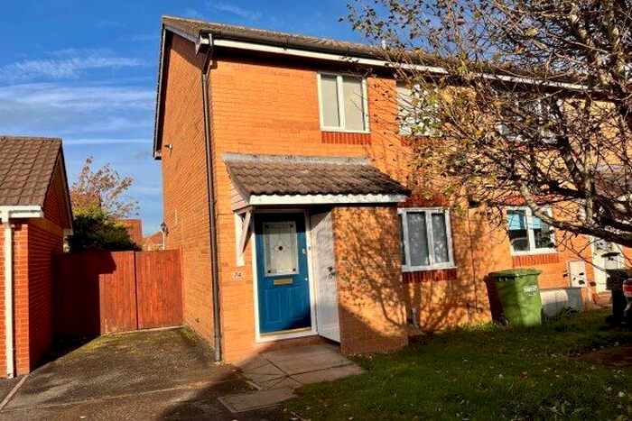 2 Bedroom Property To Rent In Emet Grove, Bristol, BS16
