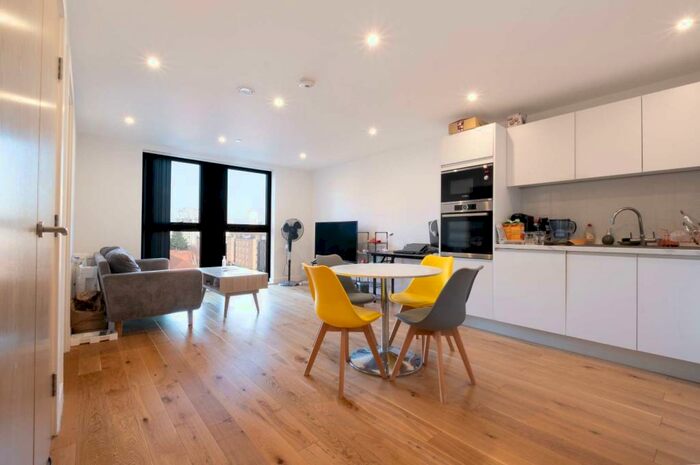 1 Bedroom Flat To Rent In William Street, Birmingham, West Midlands, B15