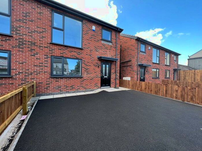 3 Bedroom Semi-Detached House To Rent In Aintree Road, Bootle, L20