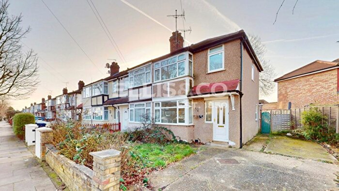 3 Bedroom End Terrace House For Sale In Lee Road, Perivale, Greenford, UB6
