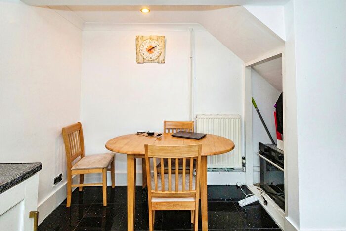 3 Bedroom Terraced House For Sale In Fifth Street, Portsmouth, PO1