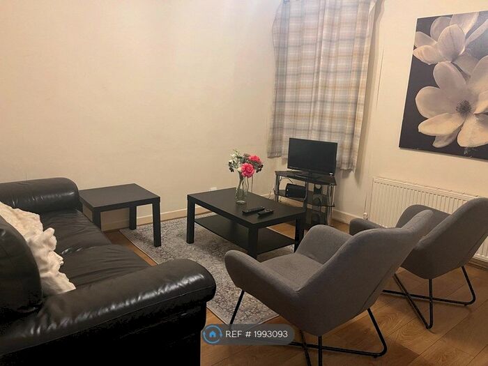 3 Bedroom Semi-Detached House To Rent In Parrin Lane, Eccles, Manchester, M30