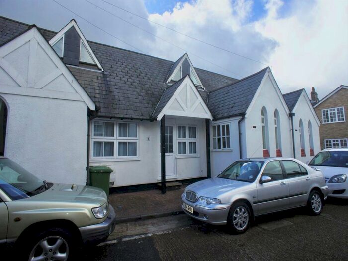 1 Bedroom Flat To Rent In Chapel Court, North Road, BR4