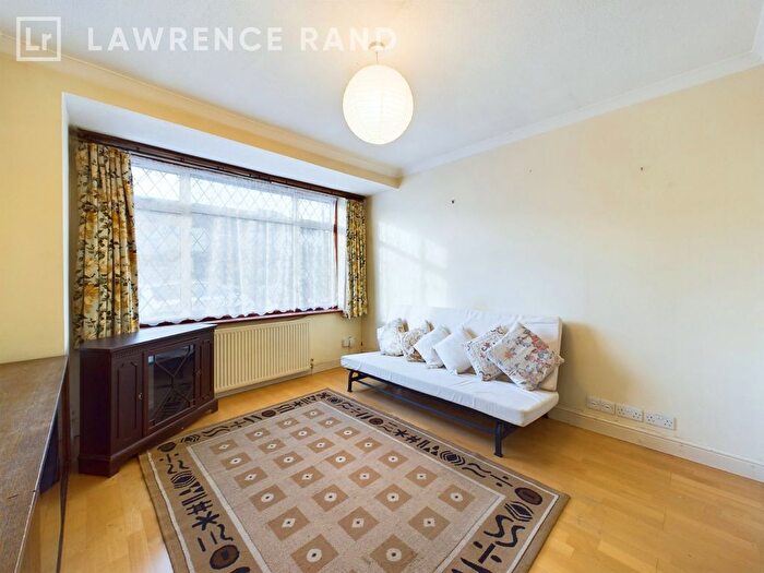 3 Bedroom Terraced House For Sale In Rhyl Road, Perivale, Greenford, UB6