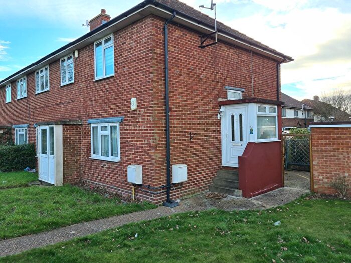 2 Bedroom Maisonette For Sale In Down Way, Northolt, UB5